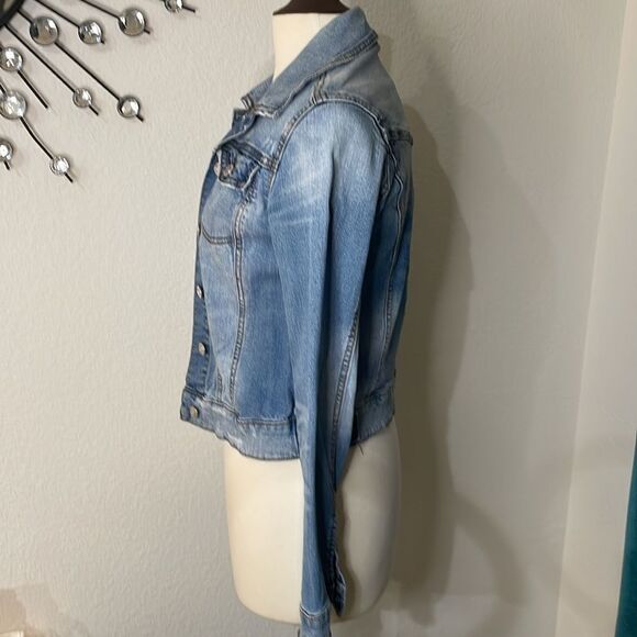 Mossimo denim jacket lightly distressed  | size S - Picture 4 of 8